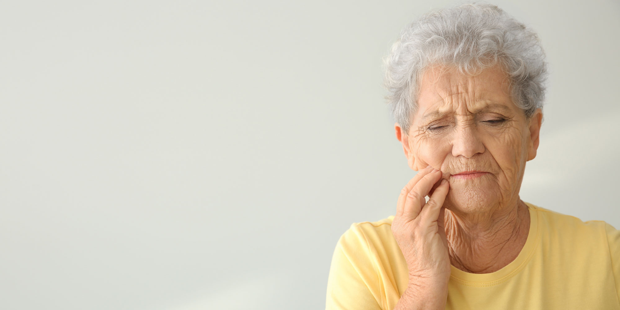 dental patient in need of peri implantitis treatment